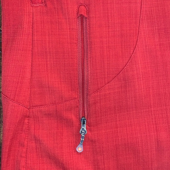 EUC Isis red soft shell - Picture 6 of 12